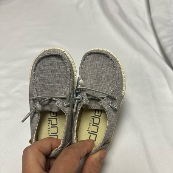 Hey Dude Wendy toddler. Linen grey. Size k6 - Picture 4 of 6